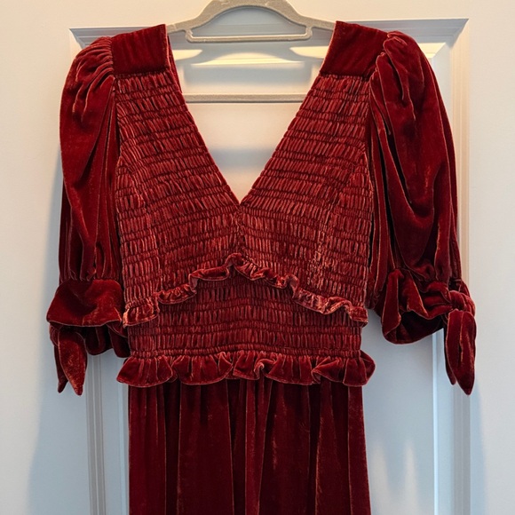 SEA New York Maude Velvet puff sleeve smocked dress burgundy - small - Picture 5 of 10